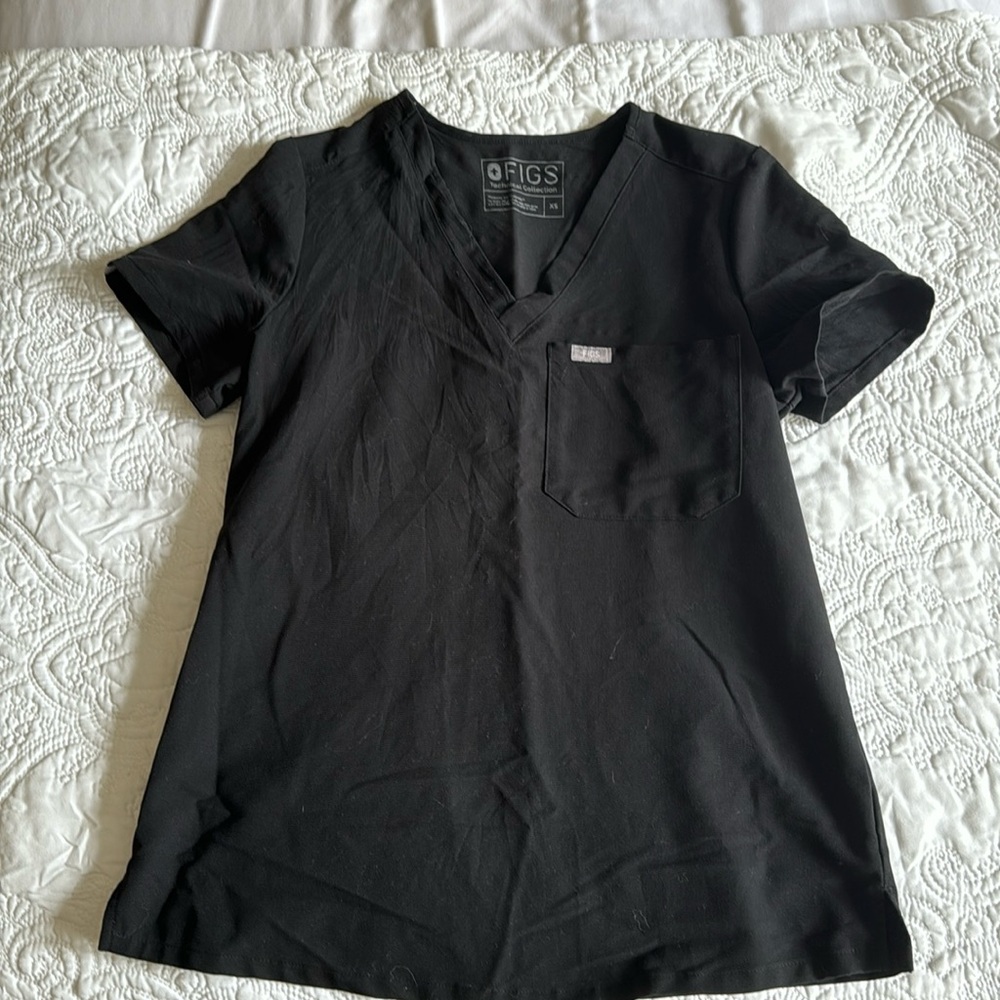 Figs scrub top
